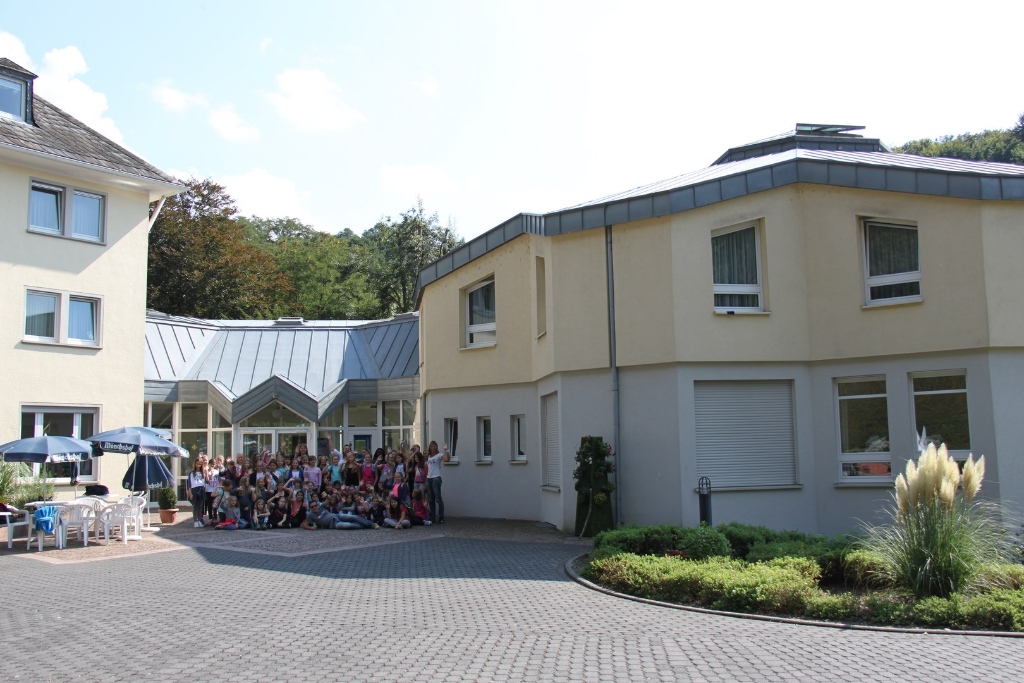 G5b und G5d vor dem Haus (Kopie)